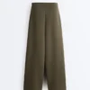 Pantalon droit à rayures en modal Soft Touch Pantalon droit à rayures en modal Soft Touch