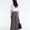 Pantalon en coton piqué à taille haute et jambes larges Pantalon en coton piqué à taille haute et jambes larges