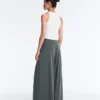Pantalon fluide avec taille plissée en mélange de modal Pantalon fluide avec taille plissée en mélange de modal