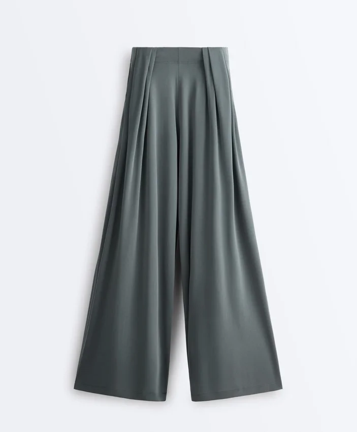 Pantalon fluide avec taille plissée en mélange de modal Pantalon fluide avec taille plissée en mélange de modal