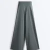 Pantalon fluide avec taille plissée en mélange de modal Pantalon fluide avec taille plissée en mélange de modal