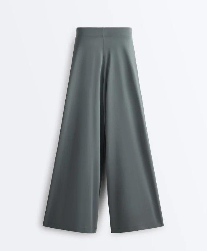 Pantalon fluide avec taille plissée en mélange de modal Pantalon fluide avec taille plissée en mélange de modal