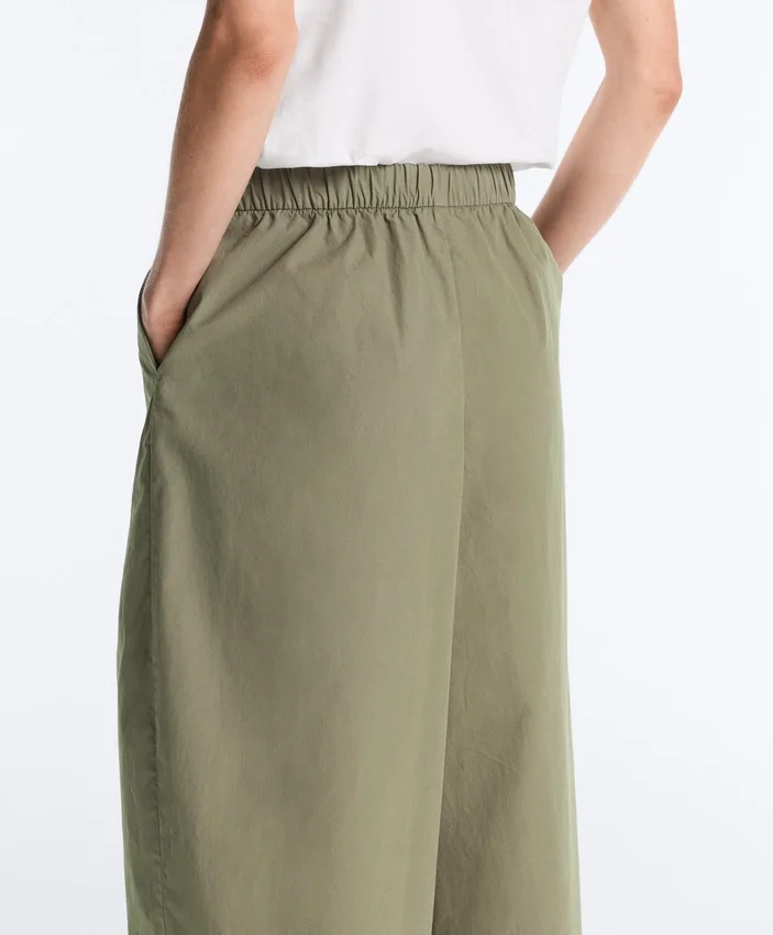 Pantalon fuselé à plis 100 % coton Pantalon fuselé à plis 100 % coton