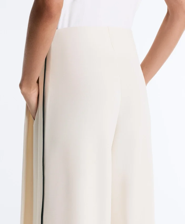 Pantalon à jambes larges en modal Soft Touch avec passepoil contrasté Pantalon à jambes larges en modal Soft Touch avec passepoil contrasté