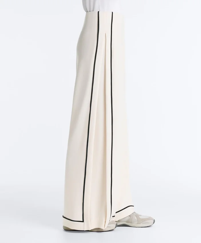 Pantalon à jambes larges en modal Soft Touch avec passepoil contrasté Pantalon à jambes larges en modal Soft Touch avec passepoil contrasté