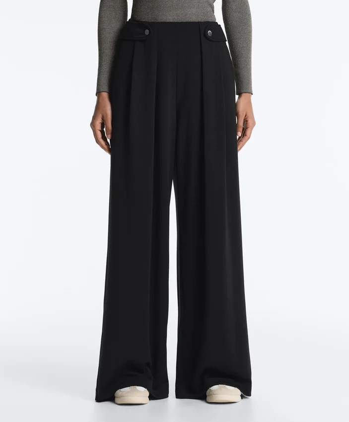 Pantalon à jambes larges en modal Soft Touch avec plis à la taille Pantalon à jambes larges en modal Soft Touch avec plis à la taille
