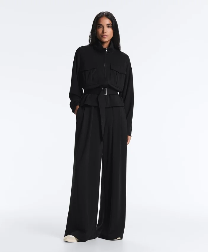 Pantalon à jambes larges en modal Soft Touch avec plis à la taille Pantalon à jambes larges en modal Soft Touch avec plis à la taille