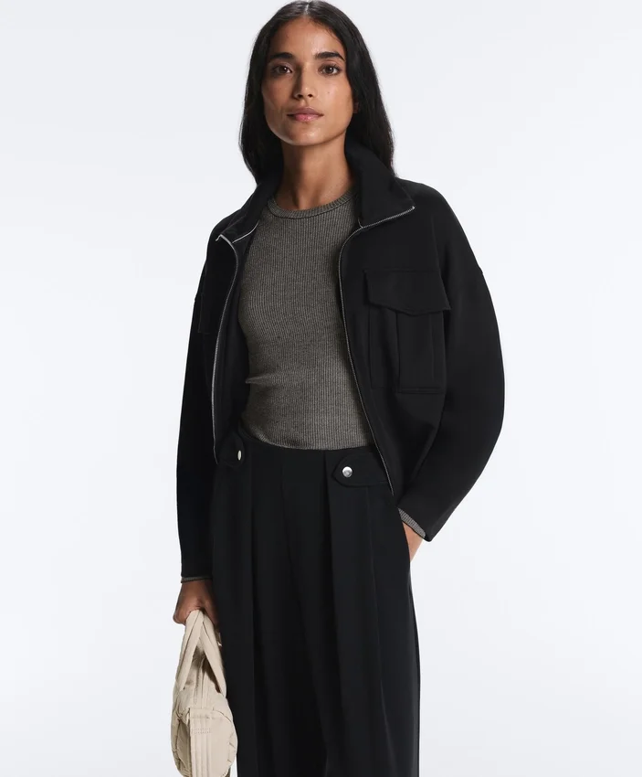 Pantalon à jambes larges en modal Soft Touch avec plis à la taille Pantalon à jambes larges en modal Soft Touch avec plis à la taille