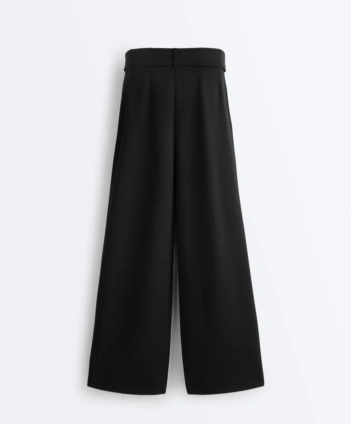 Pantalon à jambes larges en modal Soft Touch avec plis à la taille Pantalon à jambes larges en modal Soft Touch avec plis à la taille