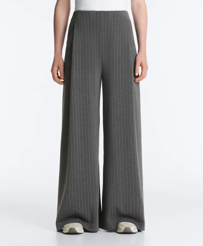 Pantalon à jambes larges en modal Soft Touch à fines rayures Pantalon à jambes larges en modal Soft Touch à fines rayures