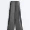 Pantalon à jambes larges en modal Soft Touch à fines rayures Pantalon à jambes larges en modal Soft Touch à fines rayures