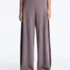 Pantalon à jambes larges Soft Touch, avec plis sur les côtés et en modal Pantalon à jambes larges Soft Touch, avec plis sur les côtés et en modal
