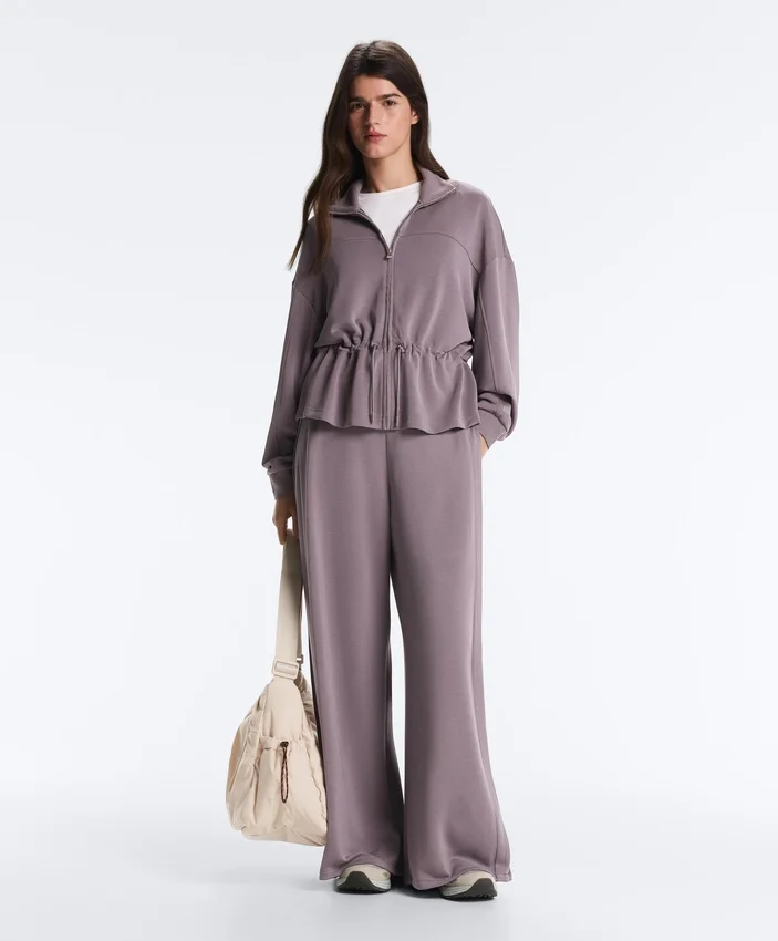 Veste en modal Soft Touch avec taille ajustable et col montant Veste en modal Soft Touch avec taille ajustable et col montant