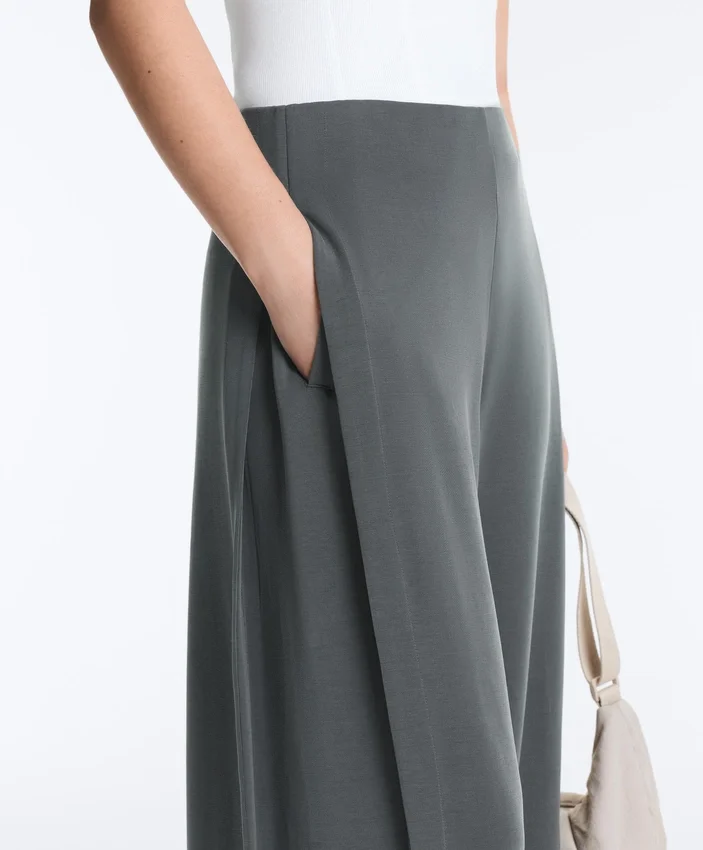 Pantalon à jambes larges Soft Touch, avec plis sur les côtés et en modal Pantalon à jambes larges Soft Touch, avec plis sur les côtés et en modal