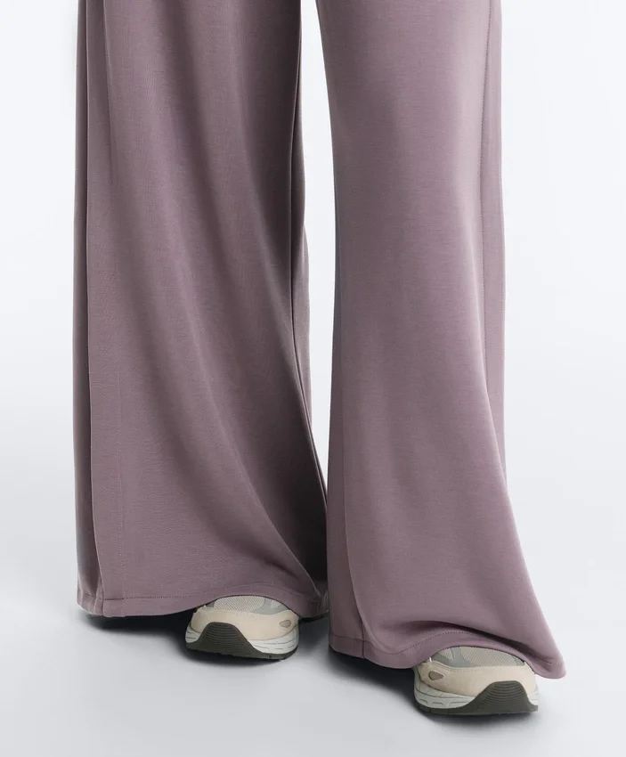 Pantalon à jambes larges Soft Touch, avec plis sur les côtés et en modal Pantalon à jambes larges Soft Touch, avec plis sur les côtés et en modal