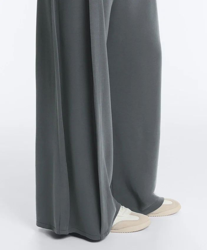 Pantalon à jambes larges Soft Touch, avec plis sur les côtés et en modal Pantalon à jambes larges Soft Touch, avec plis sur les côtés et en modal