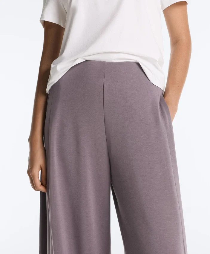 Pantalon à jambes larges Soft Touch, avec plis sur les côtés et en modal Pantalon à jambes larges Soft Touch, avec plis sur les côtés et en modal