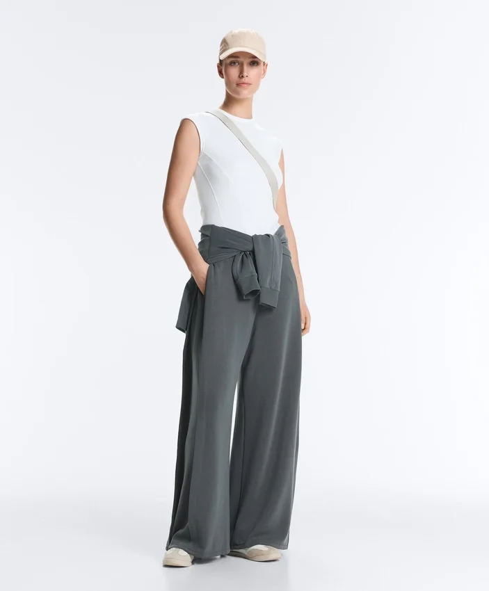 Pantalon à jambes larges Soft Touch, avec plis sur les côtés et en modal Pantalon à jambes larges Soft Touch, avec plis sur les côtés et en modal