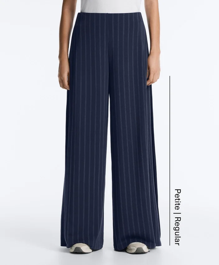 Pantalon à jambes larges Soft Touch, avec plis sur les côtés et en modal Pantalon à jambes larges Soft Touch, avec plis sur les côtés et en modal