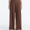 Pantalon large au toucher Light Touch avec pinces Pantalon large au toucher Light Touch avec pinces