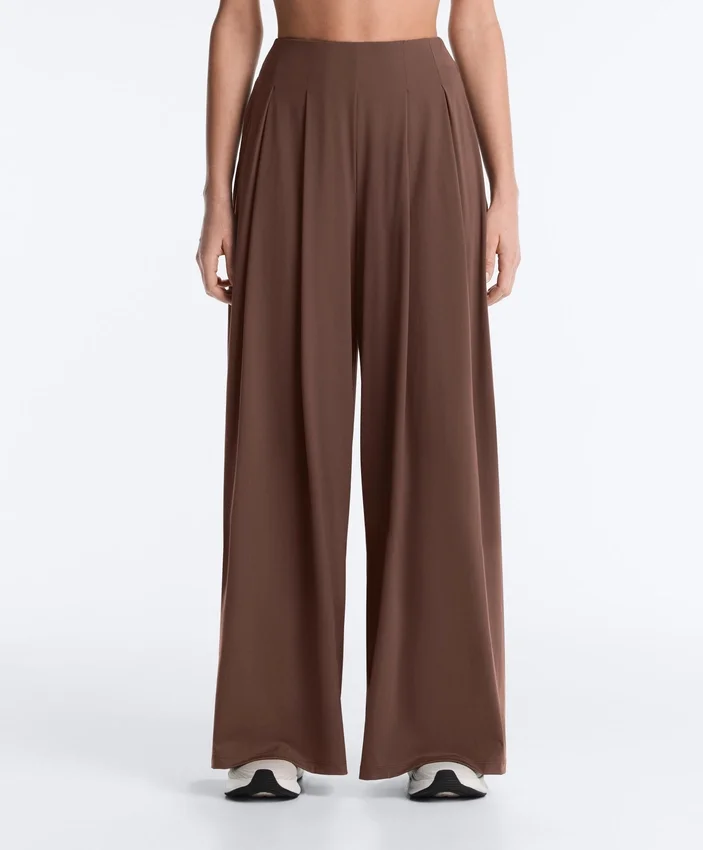 Pantalon large au toucher Light Touch avec pinces Pantalon large au toucher Light Touch avec pinces