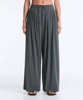 Pantalon large au toucher Light Touch avec pinces