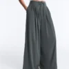 Pantalon large au toucher Light Touch avec pinces Pantalon large au toucher Light Touch avec pinces