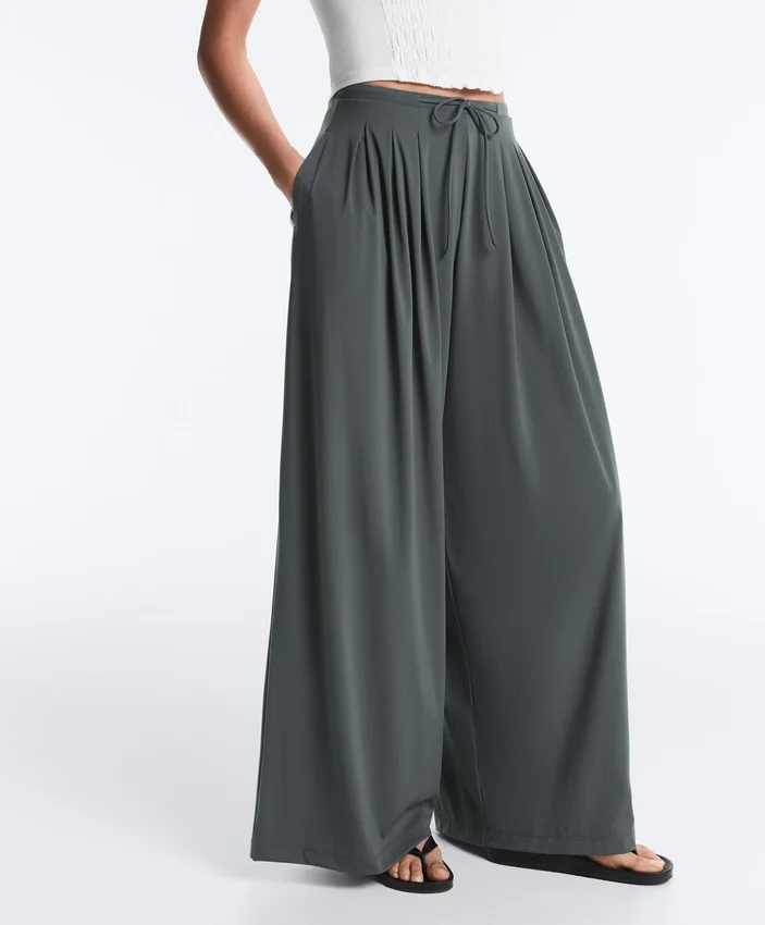 Pantalon large au toucher Light Touch avec pinces Pantalon large au toucher Light Touch avec pinces