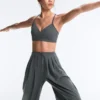 Pantalon large au toucher Light Touch avec pinces Pantalon large au toucher Light Touch avec pinces