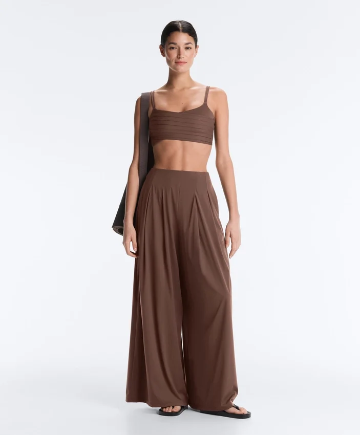 Pantalon large au toucher Light Touch avec pinces Pantalon large au toucher Light Touch avec pinces