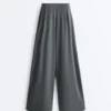 Pantalon large au toucher Light Touch avec pinces Pantalon large au toucher Light Touch avec pinces