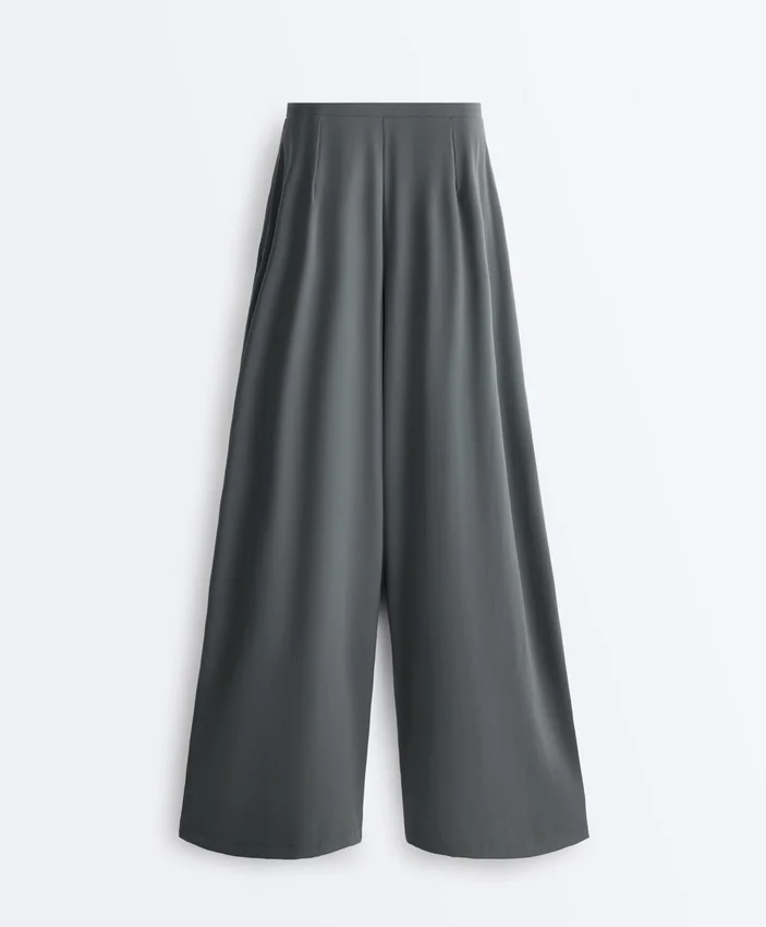 Pantalon large au toucher Light Touch avec pinces Pantalon large au toucher Light Touch avec pinces