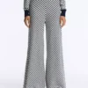 Pantalon large en maille à rayures diagonales Pantalon large en maille à rayures diagonales