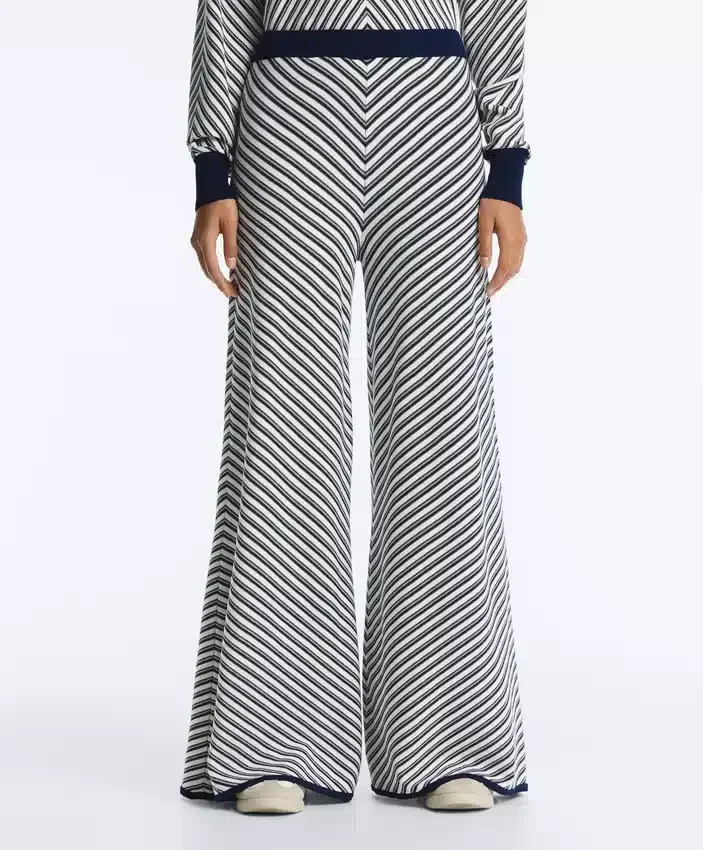Pantalon large en maille à rayures diagonales Pantalon large en maille à rayures diagonales
