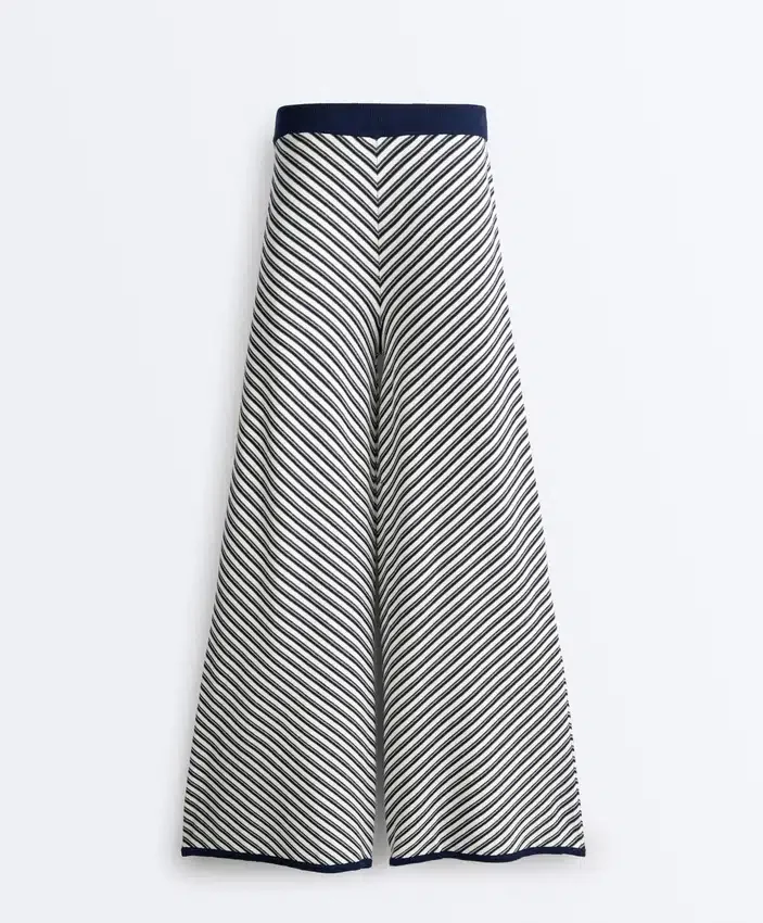 Pantalon large en maille à rayures diagonales Pantalon large en maille à rayures diagonales