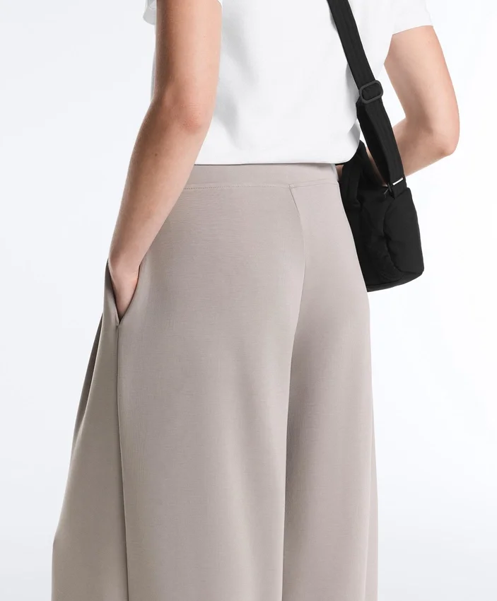 Pantalon large en modal Soft Touch avec détail corset Pantalon large en modal Soft Touch avec détail corset