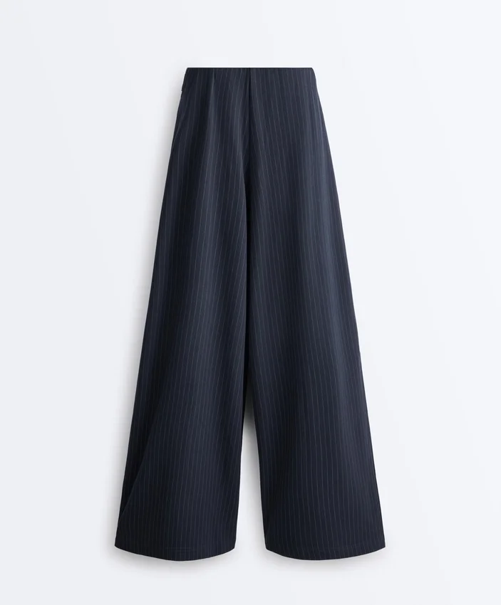 Pantalon large en piqué de coton à fines rayures Pantalon large en piqué de coton à fines rayures