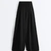 Pantalon long à jambes larges en modal Soft Touch et à plis Pantalon long à jambes larges en modal Soft Touch et à plis