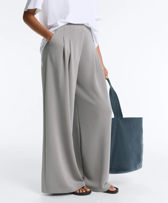Pantalon long à plis en modal Soft Touch Pantalon long à plis en modal Soft Touch
