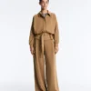 Pantalon taille haute en sergé à jambes larges et plis Pantalon taille haute en sergé à jambes larges et plis