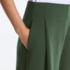 Pantalon taille haute en sergé à jambes larges et plis Pantalon taille haute en sergé à jambes larges et plis