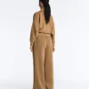 Pantalon taille haute en sergé à jambes larges et plis Pantalon taille haute en sergé à jambes larges et plis