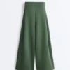 Pantalon taille haute en sergé à jambes larges et plis Pantalon taille haute en sergé à jambes larges et plis