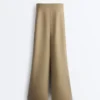 Pantalon à taille haute et coupe droite effet néoprène avec passepoil Pantalon à taille haute et coupe droite effet néoprène avec passepoil