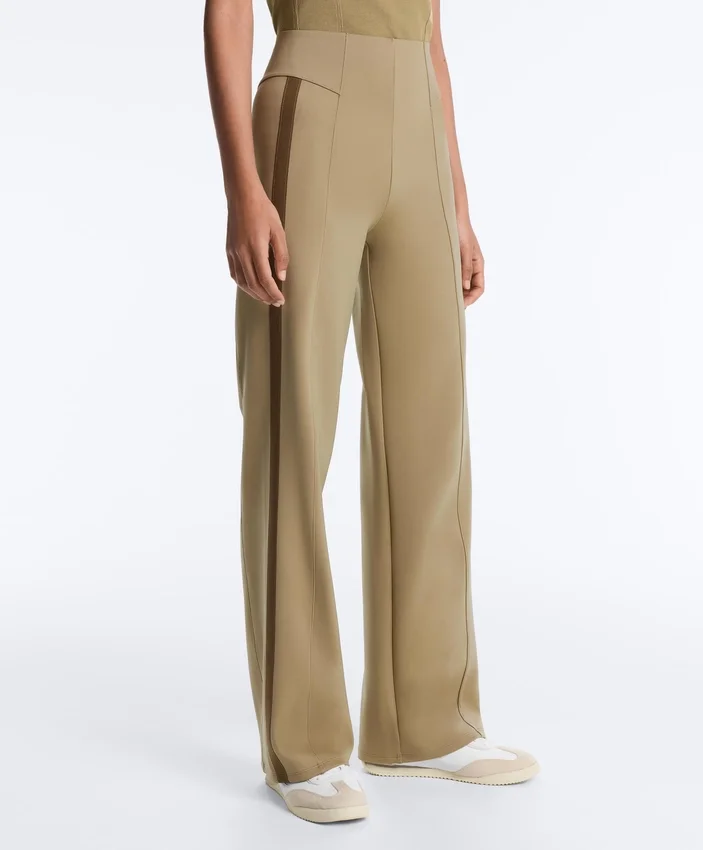 Pantalon à taille haute et coupe droite effet néoprène avec passepoil Pantalon à taille haute et coupe droite effet néoprène avec passepoil