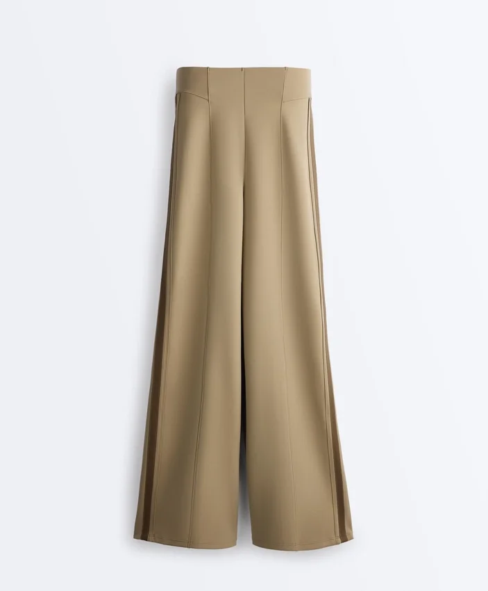 Pantalon à taille haute et coupe droite effet néoprène avec passepoil Pantalon à taille haute et coupe droite effet néoprène avec passepoil