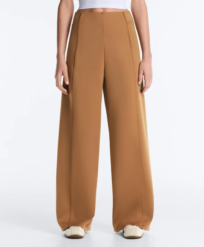 Pantalon à taille haute et jambes larges effet néoprène Pantalon à taille haute et jambes larges effet néoprène