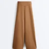Pantalon à taille haute et jambes larges effet néoprène Pantalon à taille haute et jambes larges effet néoprène
