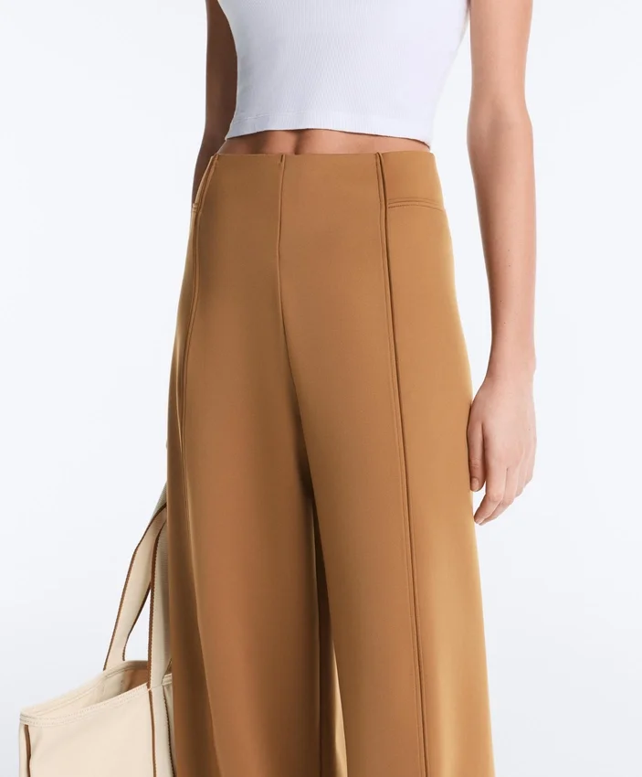 Pantalon à taille haute et jambes larges effet néoprène Pantalon à taille haute et jambes larges effet néoprène
