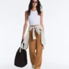 Pantalon à taille haute et jambes larges effet néoprène Pantalon à taille haute et jambes larges effet néoprène